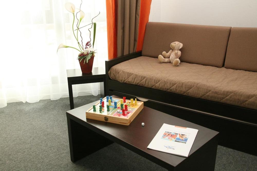 Nemea Appart Hotel Home Suite Nancy Centre Luaran gambar