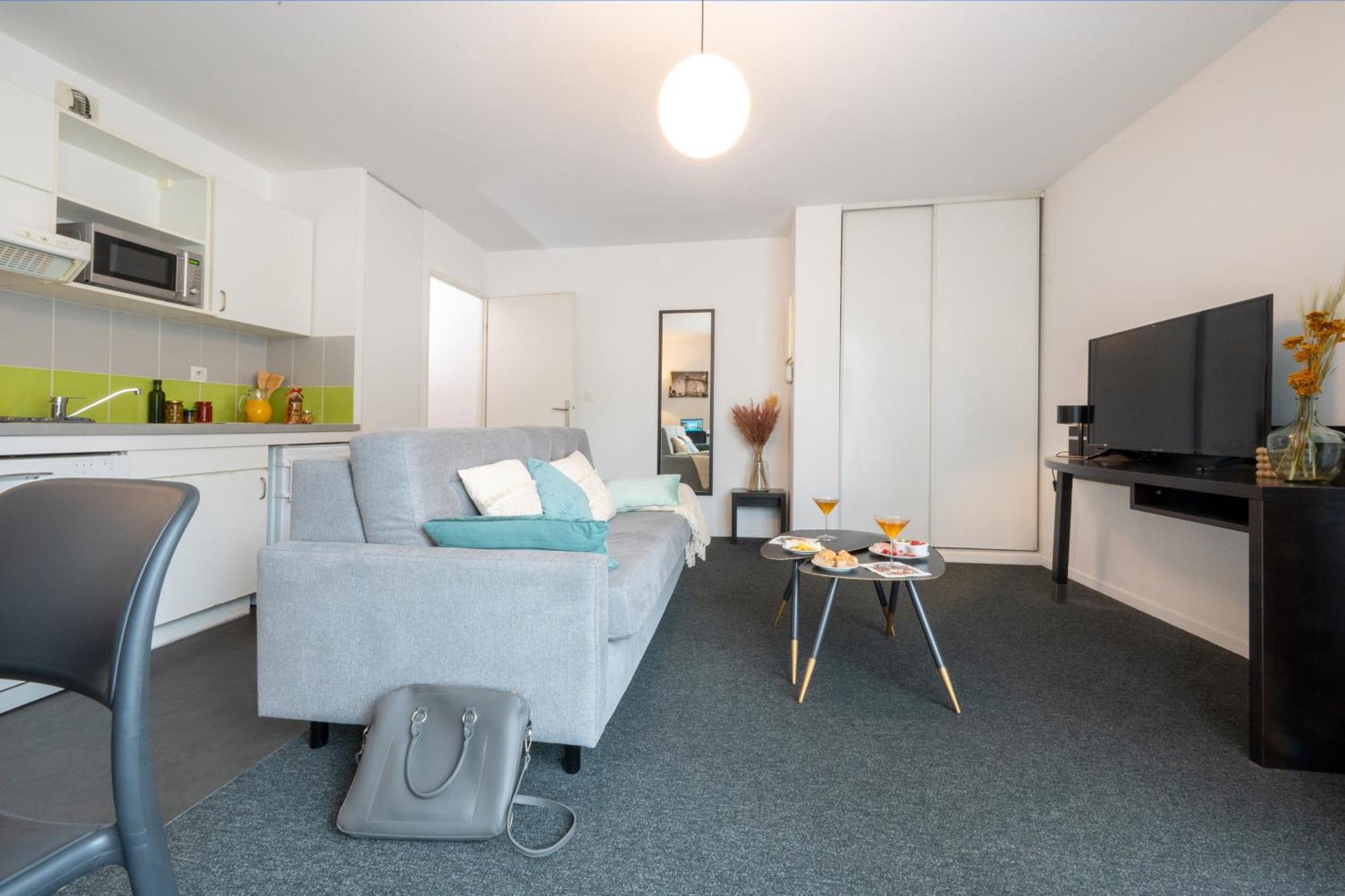Nemea Appart Hotel Home Suite Nancy Centre Luaran gambar